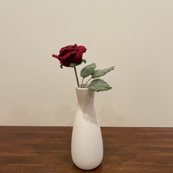 Handcrafted Crochet One-Stem Burgundy Rose – Perfect for Valentine’s Day - Picture 3 of 5